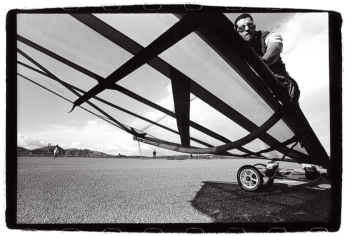 american_windsurfer_4.4_concrete_sailor_skating-4