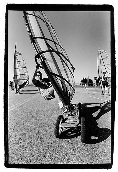 american_windsurfer_4.4_concrete_sailor_skating-6-s