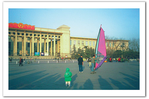 american_windsurfer_6.5_making_waves_Skating-s